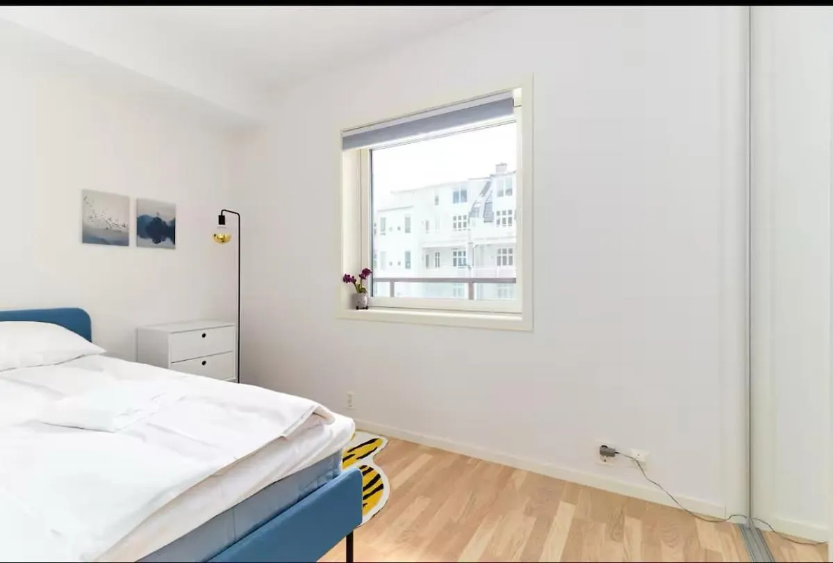 2 Bedroom, Lake View, Light Rail, Bergen Apartamento