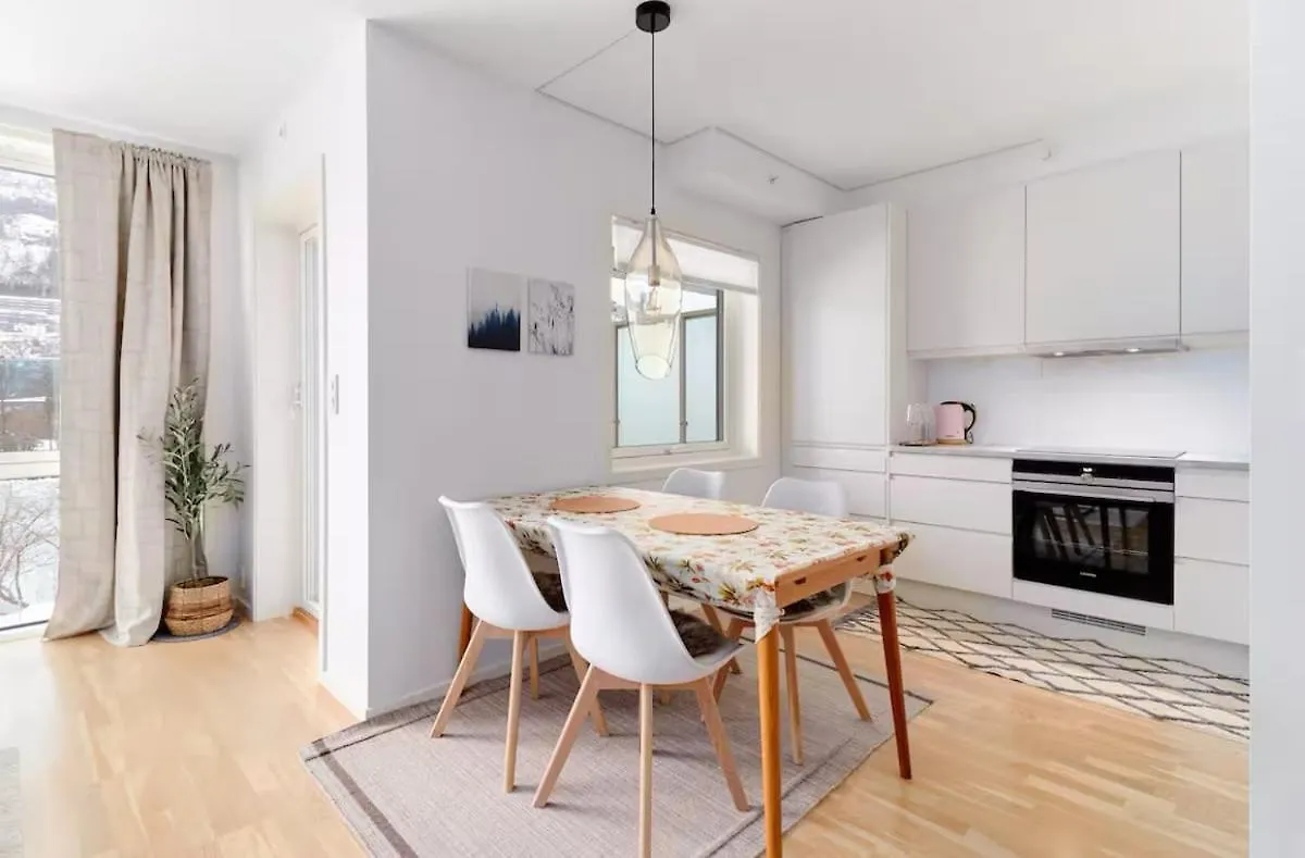 2 Bedroom, Lake View, Light Rail, Bergen Apartamento